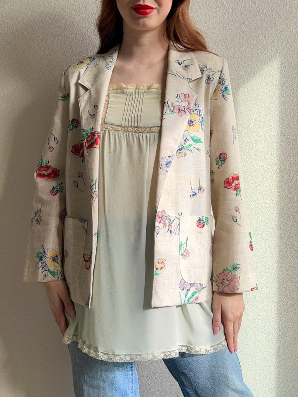Vintage 1970s Cream Blazer With Summer Florals (M/L) - Picture 3 of 14